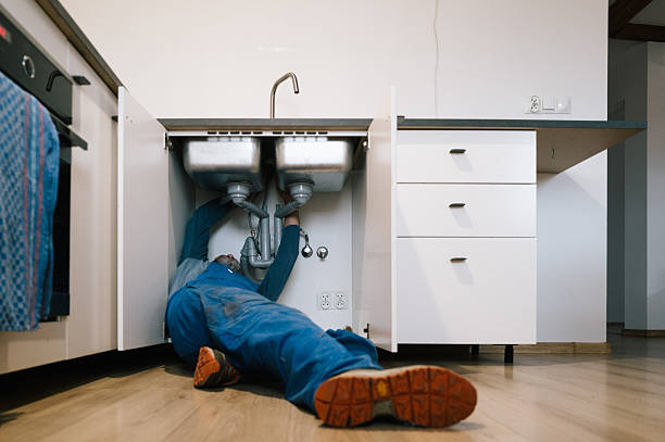 Professional Plumbing technician working in Blodgett, OR